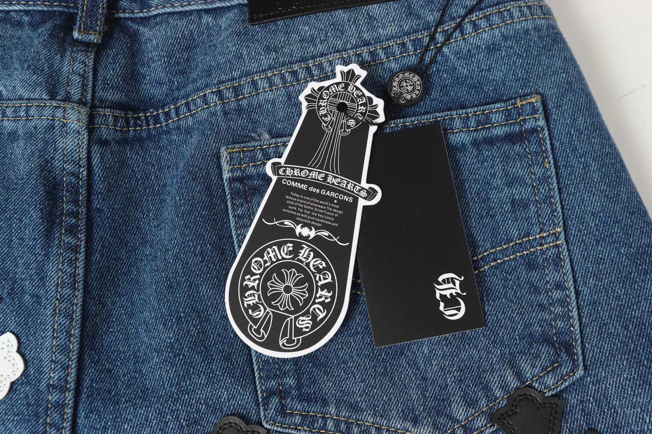 P270 Cross-border model, please do not place an order if you are pursuing quality - Chrome Hearts/Chrome Hearts Cross ✝️ Inlaid embroidered washed jeans, trousers and casual pants - High weight, high density and high quality. The wool is soft, delicate and skin-friendly. It feels soft and silky. It has excellent warmth and skin-friendly properties - Custom-woven and dyed, no color difference. No matter the fabric or workmanship details, it beats the ordinary version on the market - Hardware zipper accessories are all customized, full of details -Colour: washed blue -Size: 28 30 32 34 36